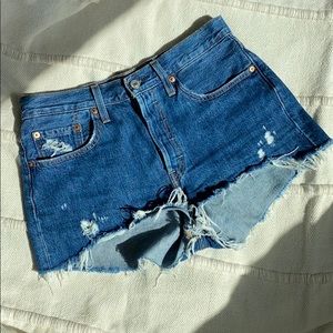 Levi’s denim shorts size 28